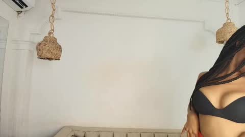 Snapshot of kristyl_paez chatting on 09.24.25 Cristina online show from 09.24.25