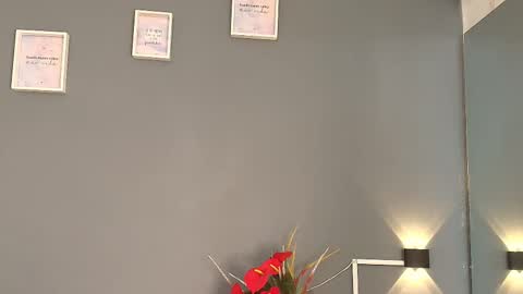 Snapshot of kristyl_paez chatting on 10.30.25 Cristina online show from 10.30.25