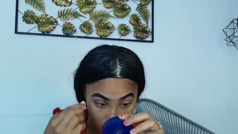 Snapshot of kristyl_paez chatting on 11.10.25 Cristina online show from 11.10.25