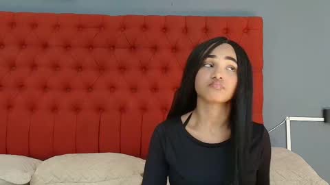 Snapshot of kristyl_paez chatting on 11.23.25 Cristina online show from 11.23.25