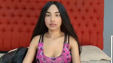 Snapshot of kristyl_paez chatting on 11.24.25 Cristina online show from 11.24.25