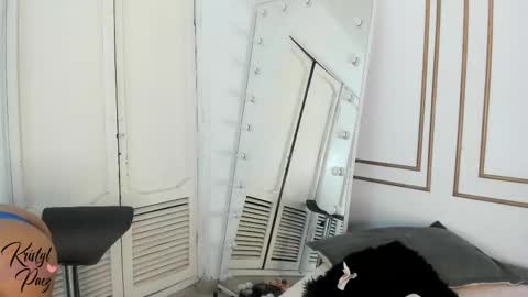 Snapshot of kristyl_paez chatting on 12.04.25 Cristina online show from 12.04.25