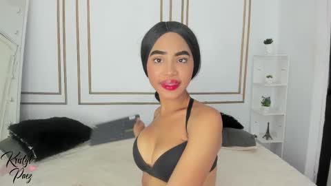 Snapshot of kristyl_paez chatting on 12.05.25 Cristina online show from 12.05.25