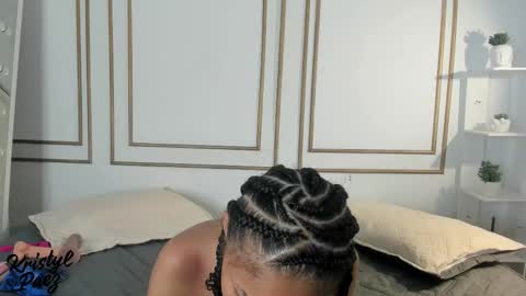 Snapshot of kristyl_paez chatting on 01.05.26 Cristina online show from 01.05.26