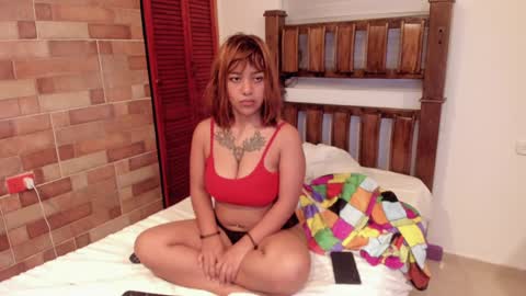Snapshot of krokro350 chatting on 02.05.25 cristal online show from 02.05.25
