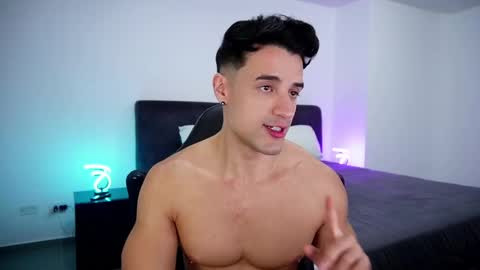 Snapshot of krops_ chatting on 03.09.25 KROPS online show from 03.09.25