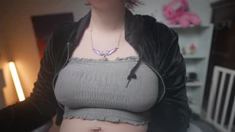 Snapshot of krystalsyxx chatting on 02.03.25 Krystal Syx online show from 02.03.25