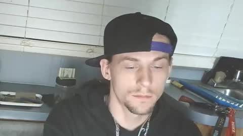 Snapshot of krytiar1992 chatting on 11.22.25 krytiar1992 online show from 11.22.25