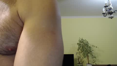 Snapshot of ksanderua chatting on 02.04.25 ksanderua online show from 02.04.25