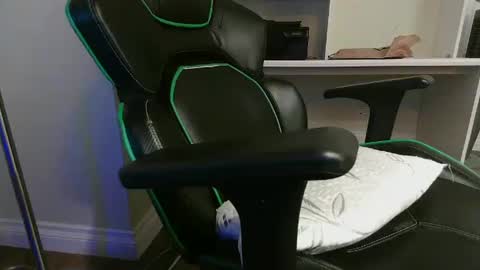 Snapshot of kt12369 chatting on 12.04.24 Kevin online show from 12.04.24