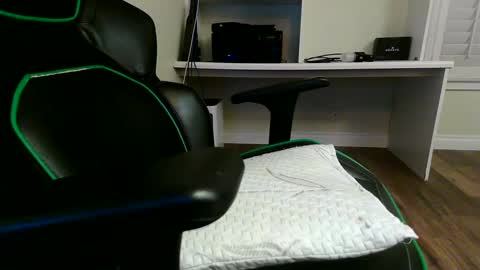 Snapshot of kt12369 chatting on 01.02.25 Kevin online show from 01.02.25