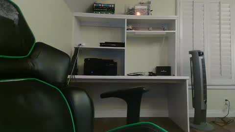 Snapshot of kt12369 chatting on 01.08.25 Kevin online show from 01.08.25