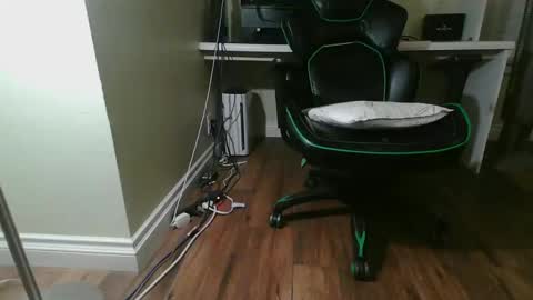 Snapshot of kt12369 chatting on 01.14.25 Kevin online show from 01.14.25