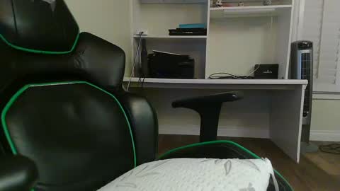 Snapshot of kt12369 chatting on 02.12.25 Kevin online show from 02.12.25