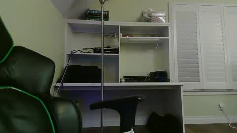 Snapshot of kt12369 chatting on 10.13.25 Kevin online show from 10.13.25