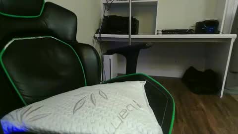 Snapshot of kt12369 chatting on 10.17.25 Kevin online show from 10.17.25