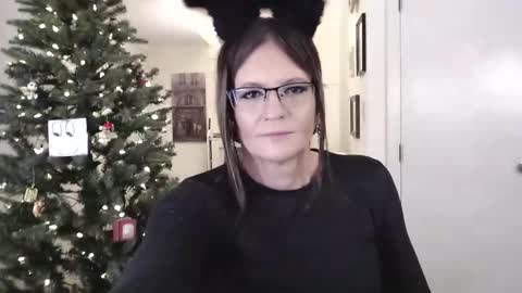 Cait online show from 12.21.25