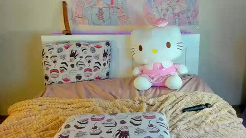 Snapshot of kuraii_ chatting on 02.28.25 Anna online show from 02.28.25