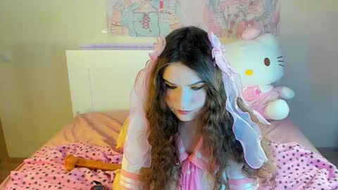 Snapshot of kuraii_ chatting on 03.07.25 Anna online show from 03.07.25