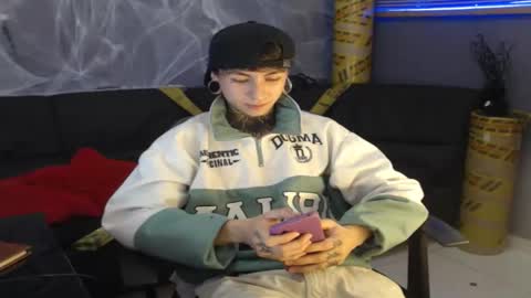 kuregari_xs online show from 10.26.25