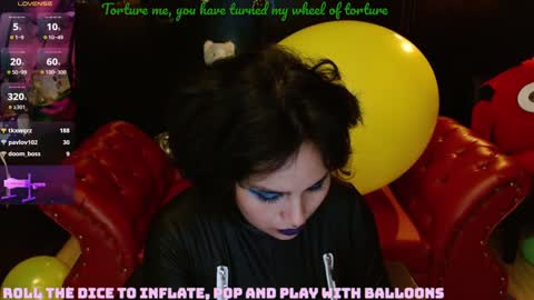 Snapshot of kureiji_fetish chatting on 12.20.24 Fetiche Woman online show from 12.20.24