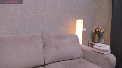 Snapshot of kvetachka chatting on 01.11.25 Kvetachka Thu-Sun 0900am-1500pmGTM2 online show from 01.11.25