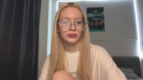 Snapshot of kvetapin chatting on 01.10.26 Bella and Alexandra online show from 01.10.26