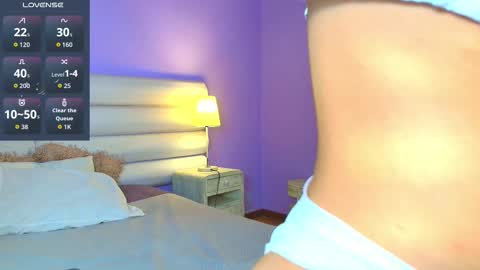 Snapshot of kya_wild chatting on 11.25.25 kya_wild online show from 11.25.25