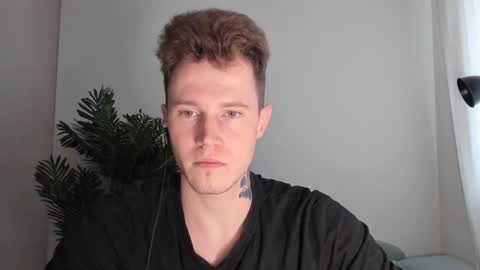 Snapshot of kyle_4u chatting on 12.12.24 Kyle online show from 12.12.24