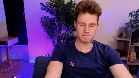 Snapshot of kyle_4u chatting on 12.24.24 Kyle online show from 12.24.24