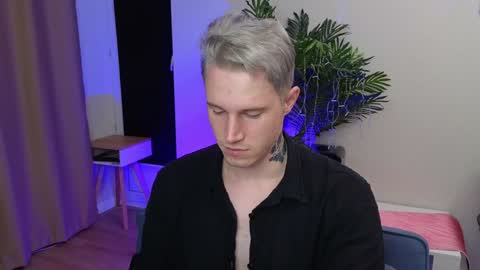 Snapshot of kyle_4u chatting on 01.02.25 Kyle online show from 01.02.25