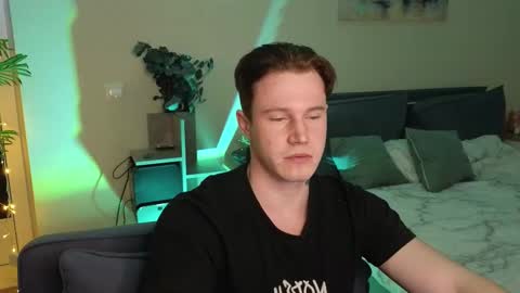 Snapshot of kyle_4u chatting on 02.28.25 Kyle online show from 02.28.25