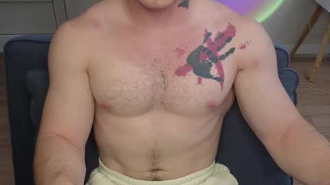 Snapshot of kyle_4u chatting on 10.08.25 Kyle online show from 10.08.25