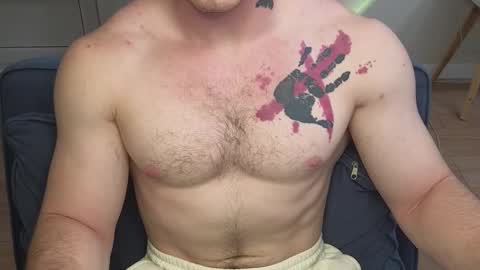 Snapshot of kyle_4u chatting on 10.09.25 Kyle online show from 10.09.25