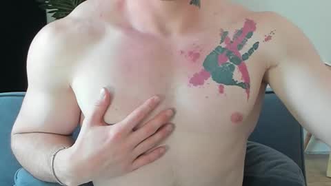 Snapshot of kyle_4u chatting on 11.02.25 Kyle online show from 11.02.25