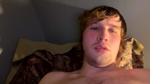 Snapshot of kylelovepussy69 chatting on 02.21.25 kylelovepussy69 online show from 02.21.25