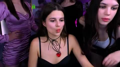 Snapshot of kylie_angel3 chatting on 11.01.25 Kylie loves u online show from 11.01.25