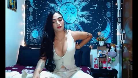 Snapshot of kylie_capricorn chatting on 05.18.26 kylie online show from 05.18.26