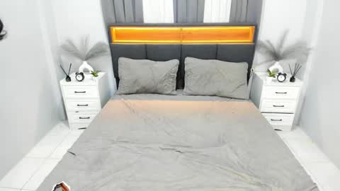 Snapshot of kylie_cums chatting on 11.08.25 kylie_cums online show from 11.08.25