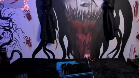 Snapshot of kylie_foxx1 chatting on 02.25.25 submissive demon Please help me to reach 500 thumbs up online show from 02.25.25