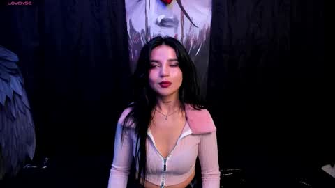 Snapshot of kylie_foxx1 chatting on 09.23.25 submissive demon Please help me to reach 500 thumbs up online show from 09.23.25