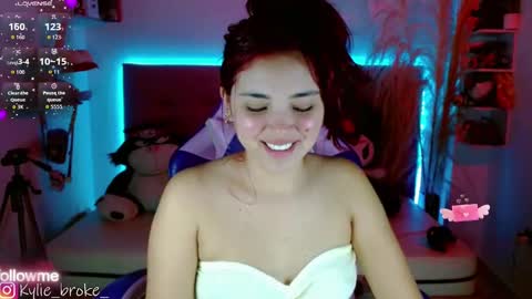 k ylie online show from 10.03.25