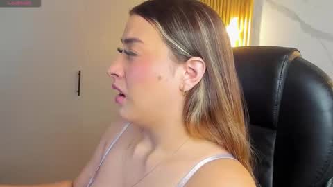 Snapshot of kylie_jones6 chatting on 10.03.25 KYLIE online show from 10.03.25