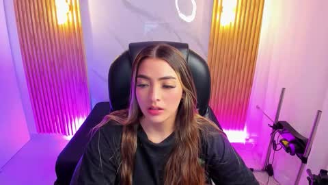 Snapshot of kylie_jones6 chatting on 11.10.25 KYLIE online show from 11.10.25