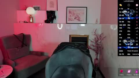 Snapshot of kylie_mellow chatting on 09.20.25 Kylie online show from 09.20.25