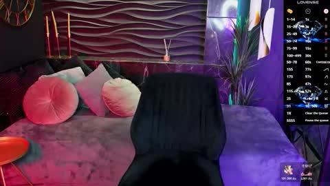 Snapshot of kylie_mellow chatting on 11.09.25 Kylie online show from 11.09.25