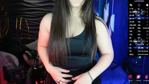 Snapshot of kylie_mellow chatting on 11.28.25 Kylie online show from 11.28.25