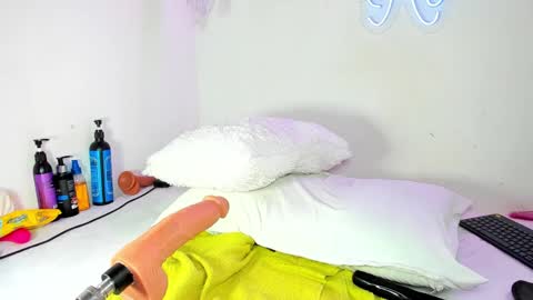 kylie Sttel online show from 12.09.24