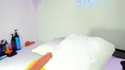 kylie Sttel online show from 12.14.24