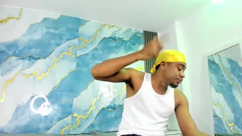 Snapshot of kylieandjhonny chatting on 09.13.25 Kaylie And Jhony online show from 09.13.25